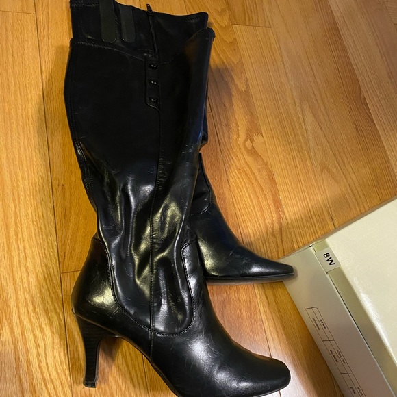 Black leather-looking boots- wide calf - Picture 4 of 5